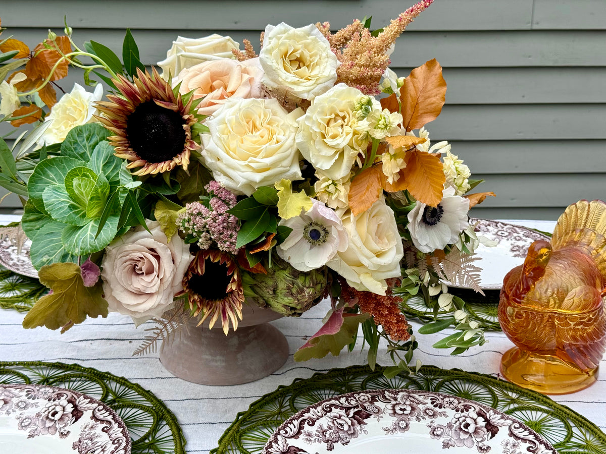 Neutral Round Thanksgiving Centerpiece | Fox and the Fleur